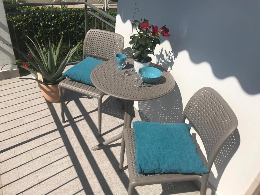 Blue Apartment - A Due Passi Dal Lago, Parcheggio Privato 拉齐塞 外观 照片