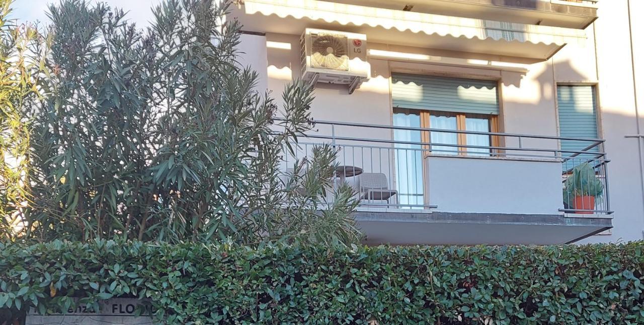 Blue Apartment - A Due Passi Dal Lago, Parcheggio Privato 拉齐塞 外观 照片